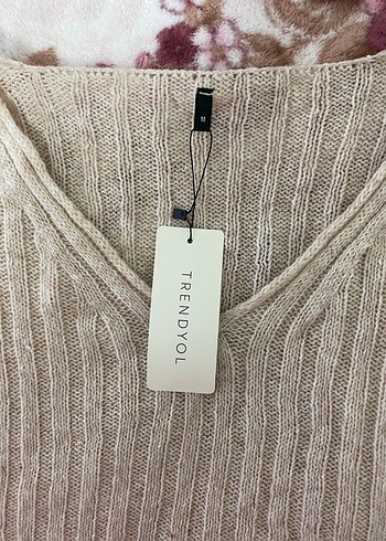 Bej V Yaka Triko Kadın Kazak - Görsel 3