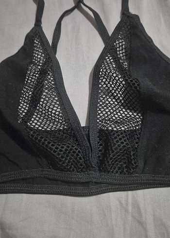 Diğer Siyah File Detaylı Goth Spor Sütyeni