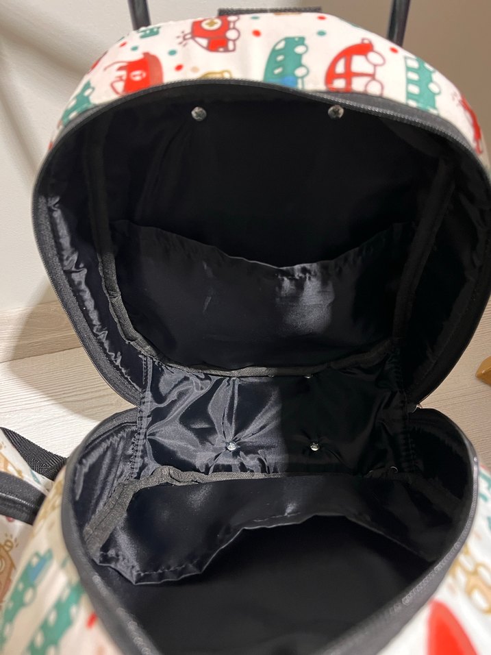 Çocuklara Renkli Araba Desenli Çekçekli Okul Çantası - Görsel 3