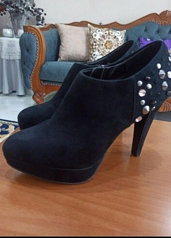 Catwalk Junkie Kısa bot