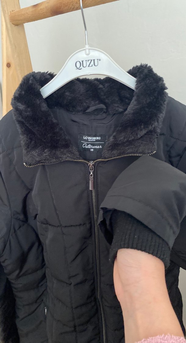 Siyah Kürklü Kadın Kışlık Ceket - Görsel 3