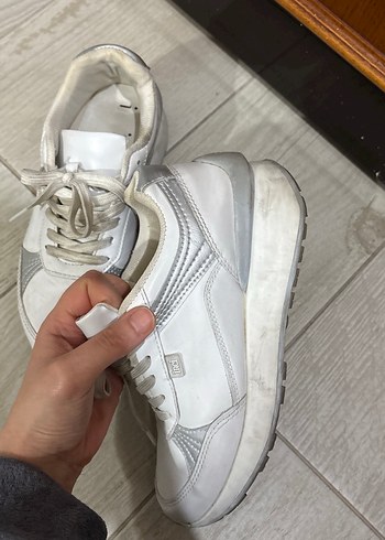 Kadın Beyaz Bağcıklı Dolgu Topuk Spor Ayakkabı - Görsel 2