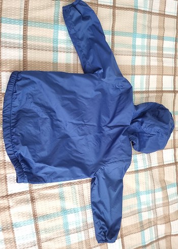 Benetton orijinal temiz erkek çocuk yağmurluk