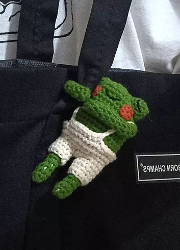 örgü kurbağa çanta aksesuarı