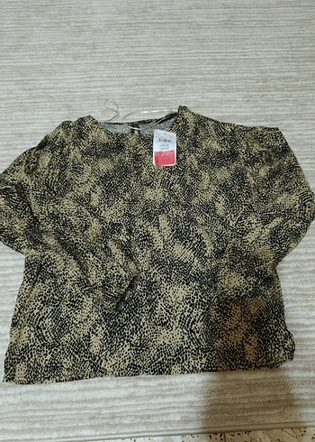 LC Waikiki Düğmeli Yılan Desenli Uzun Kollu Bluz
