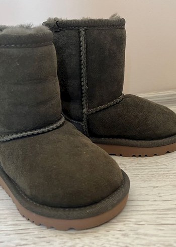 Ugg çocuk bot