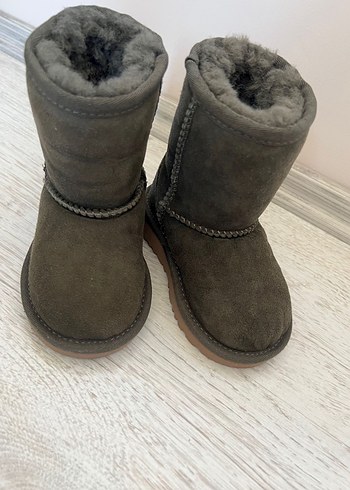22 Beden Ugg çocuk bot