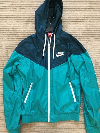 Nike yağmurluk