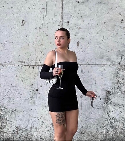 Madonna yaka mini elbise