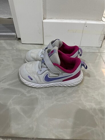 Nike kız çocuk spor ayakkabı