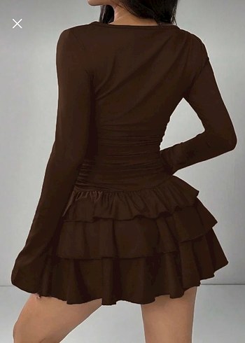 Eteği kat kat fırfırlı kısa elbise - Görsel 4