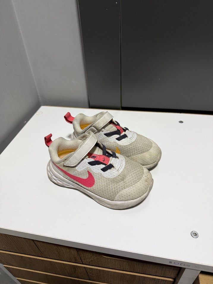 Kız Çocuk Beyaz Cırt Cırtlı Spor Ayakkabı - Görsel 2