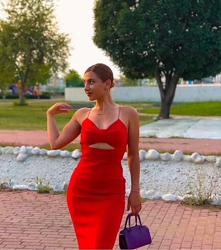 Şık gece elbisesi 