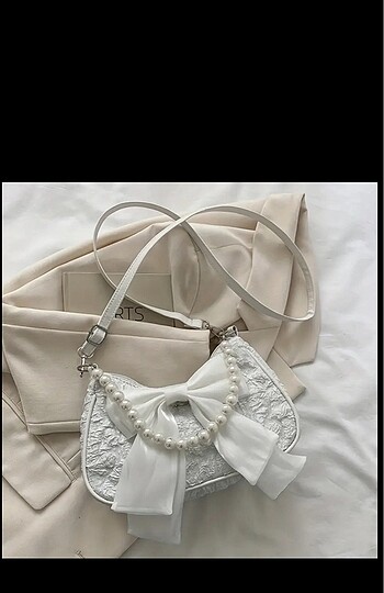 SHEIN İNCİLİ FİYONKLU ÇANTA