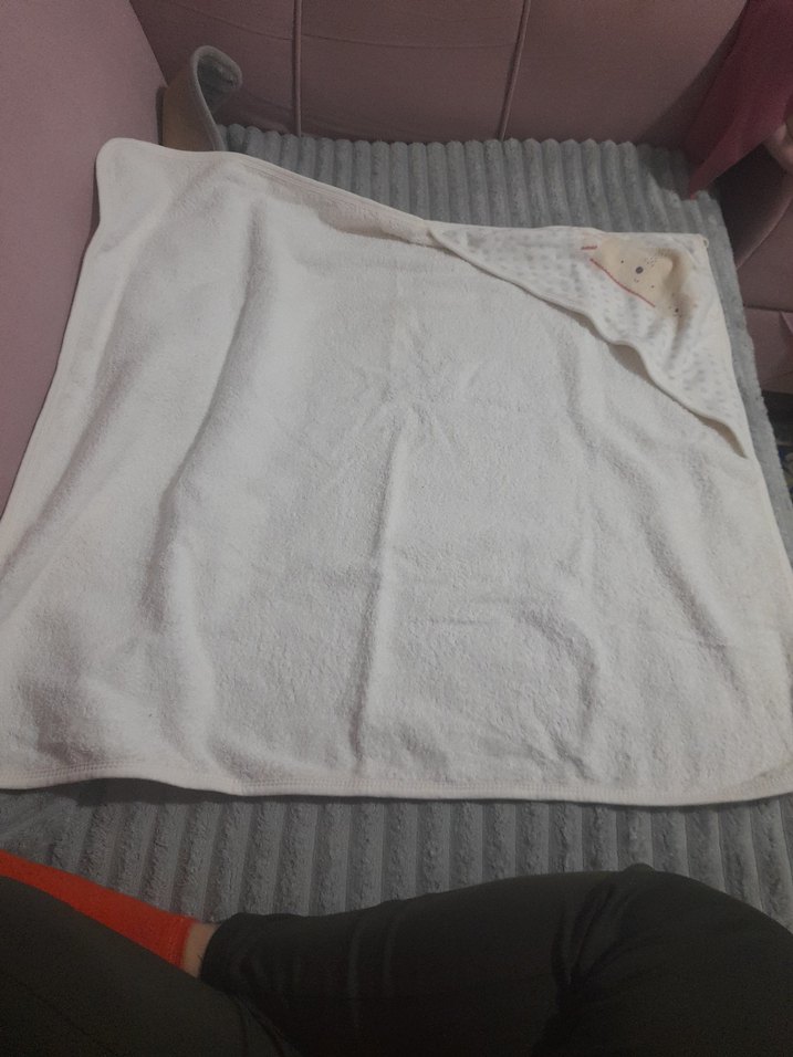 Beyaz bebek bornoz havlu - Görsel 3