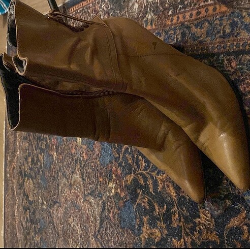 Nine West Bot