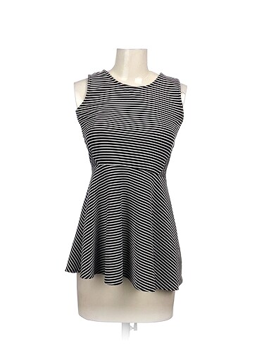 PreLoved Kısa Elbise %70 İndirimli.