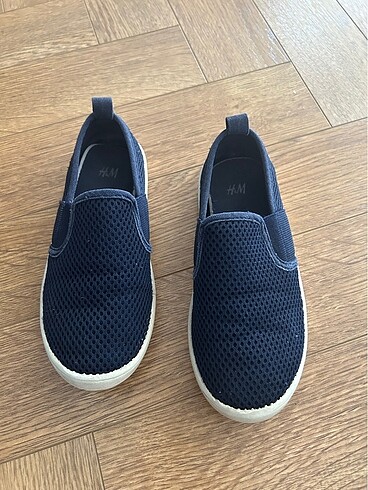H&M 29 numara erkek çocuk spor ayakkabı
