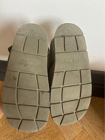 28 Beden Zara 28 numara erkek çocuk sandalet