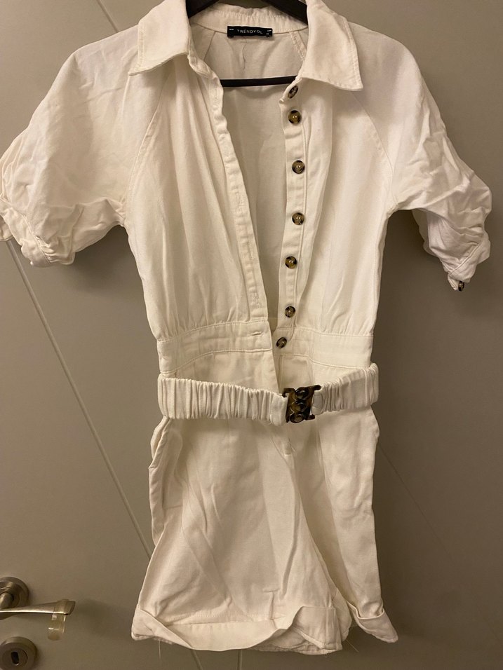 Trendyol Beyaz Jean Düğmeli Mini Kadın Tulum - Görsel 2