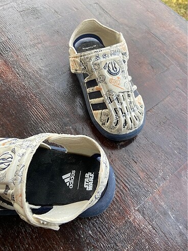 25 Beden Adidas sandalet