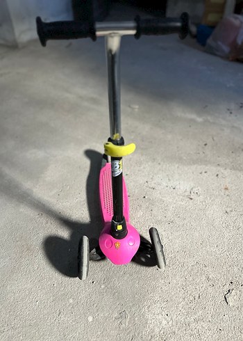 Renkli Pembe Çocuk Scooterı - Görsel 3