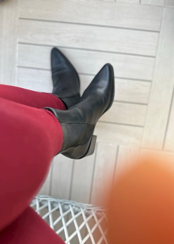 Siyah Deri Tokalı Kadın Topuklu Bot - Görsel 3