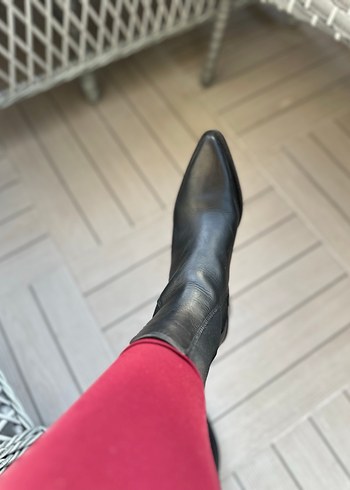 Siyah Deri Tokalı Kadın Topuklu Bot - Görsel 8