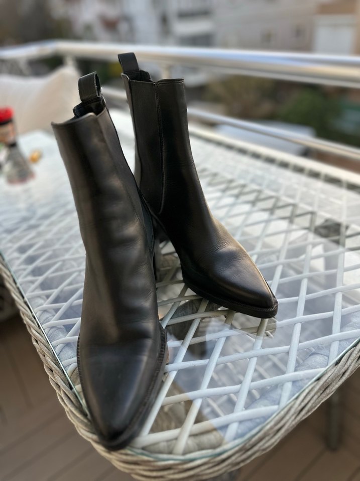 Siyah Deri Tokalı Kadın Topuklu Bot - Görsel 5