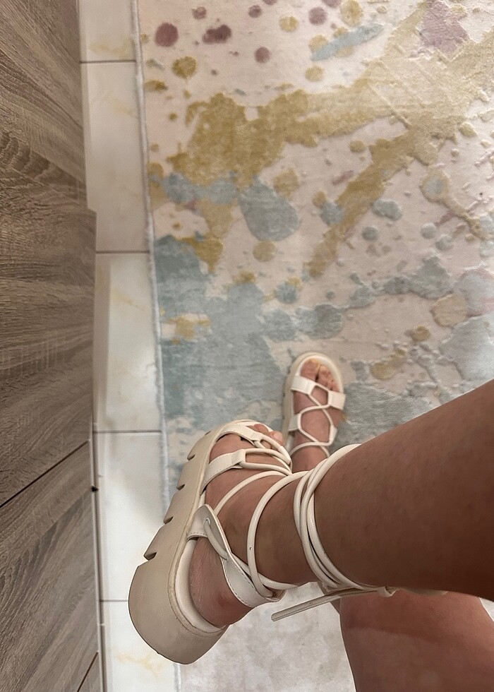 Hasarsız krem rengi sandalet - Görsel 3