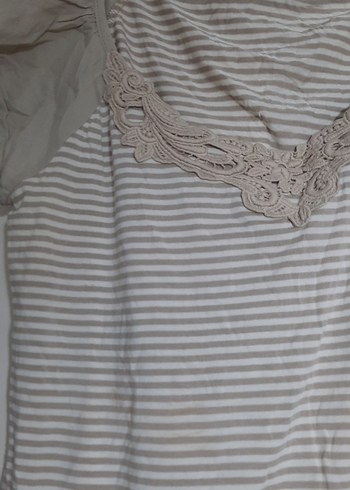 Bej Gri Çizgili Dantel Detaylı kadın Bluzu - Görsel 2