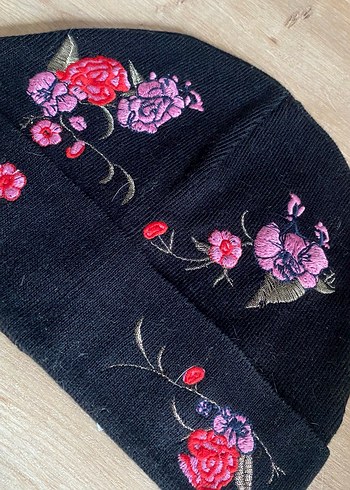 Nakışlı Siyah Örgü Bere - Görsel 4