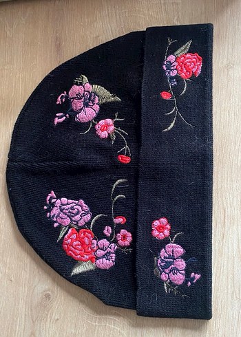 Nakışlı Siyah Örgü Bere - Görsel 3