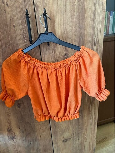 Trendyol & Milla Turuncu düşük omuz crop bluz