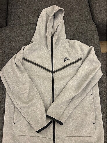 tech nike