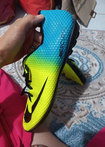 43 Beden Sarı Siyah Bağcıklı Erkek Futbol Ayakkabısı
