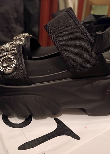 Twist Tokalı Siyah Kadın Dolgu Topuk Sandalet 37 Numara - Görsel 2