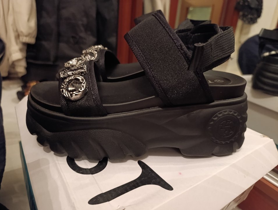 Twist Tokalı Siyah Kadın Dolgu Topuk Sandalet 37 Numara - Görsel 2