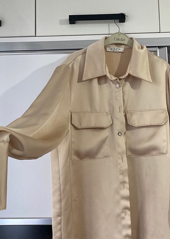 Bej Düğmeli Saten Kadın Gömlek - Görsel 2