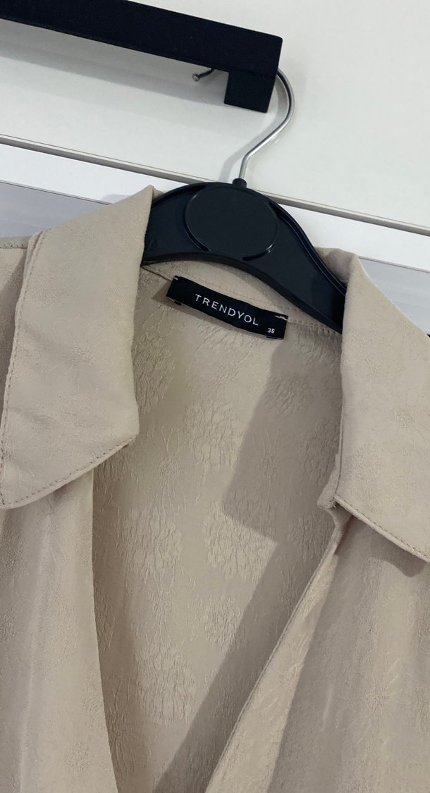 Düğmeli Bej Midi Kadın Gömlek - Görsel 2