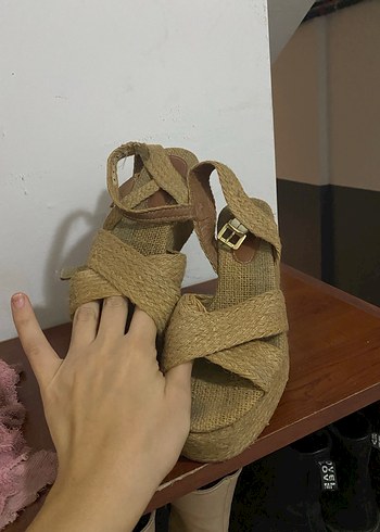 Hasır dolgu topuk sandalet - Görsel 3