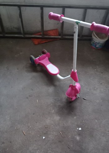 Çocuklar için Pembe Renkli Scooter - Görsel 2