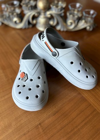 Beyaz Erkek Çocuk Spor Terlik Velcro Kayışlı
