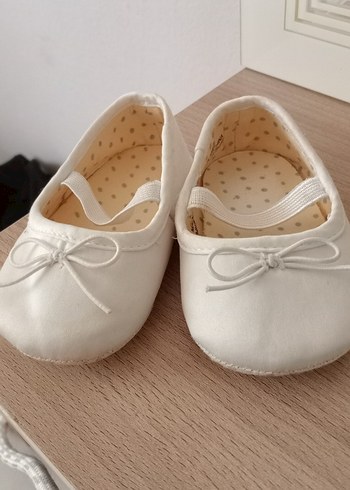 Kız Çocuk Beyaz Fiyonk Detaylı Babet