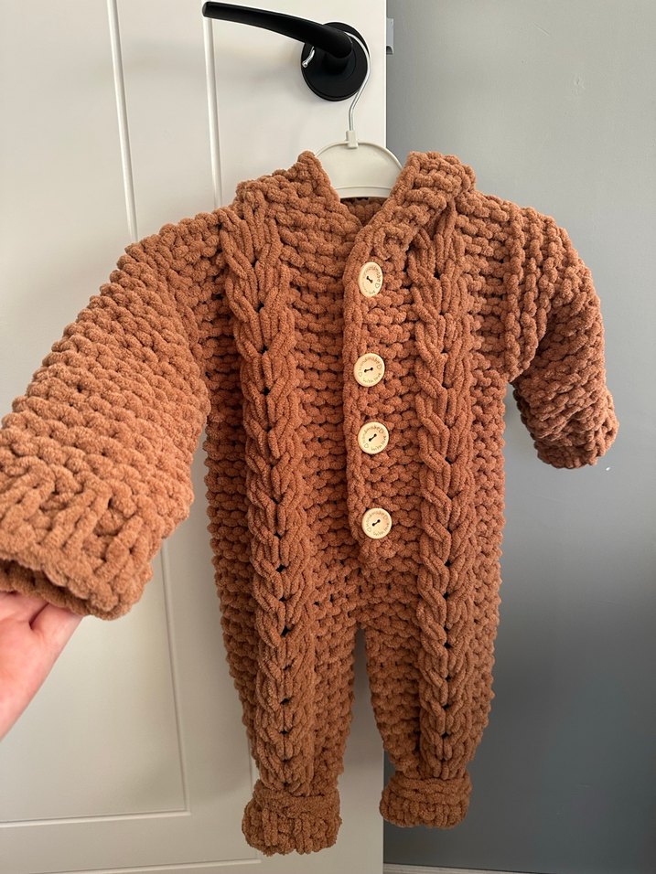 Kahverengi Örgü Bebek Tulumu - Görsel 3