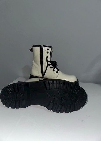 Bambi Beyaz Platform Topuklu Punk Botlar