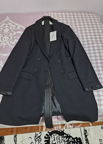 Blazer ceket etiketi üstünde