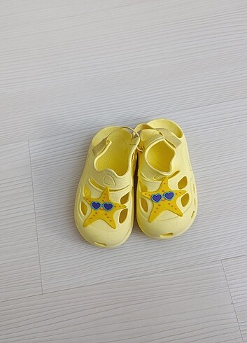 22 Beden Lc waikiki kız bebek sandalet