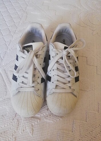 37 Beden beyaz Renk Adidas Superstar orjinal ayakkabı