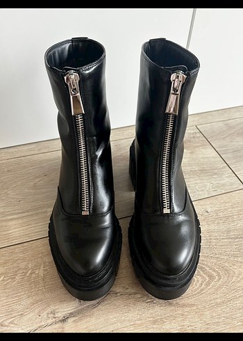 Kadın Siyah Deri Goth Fermuarlı Bot